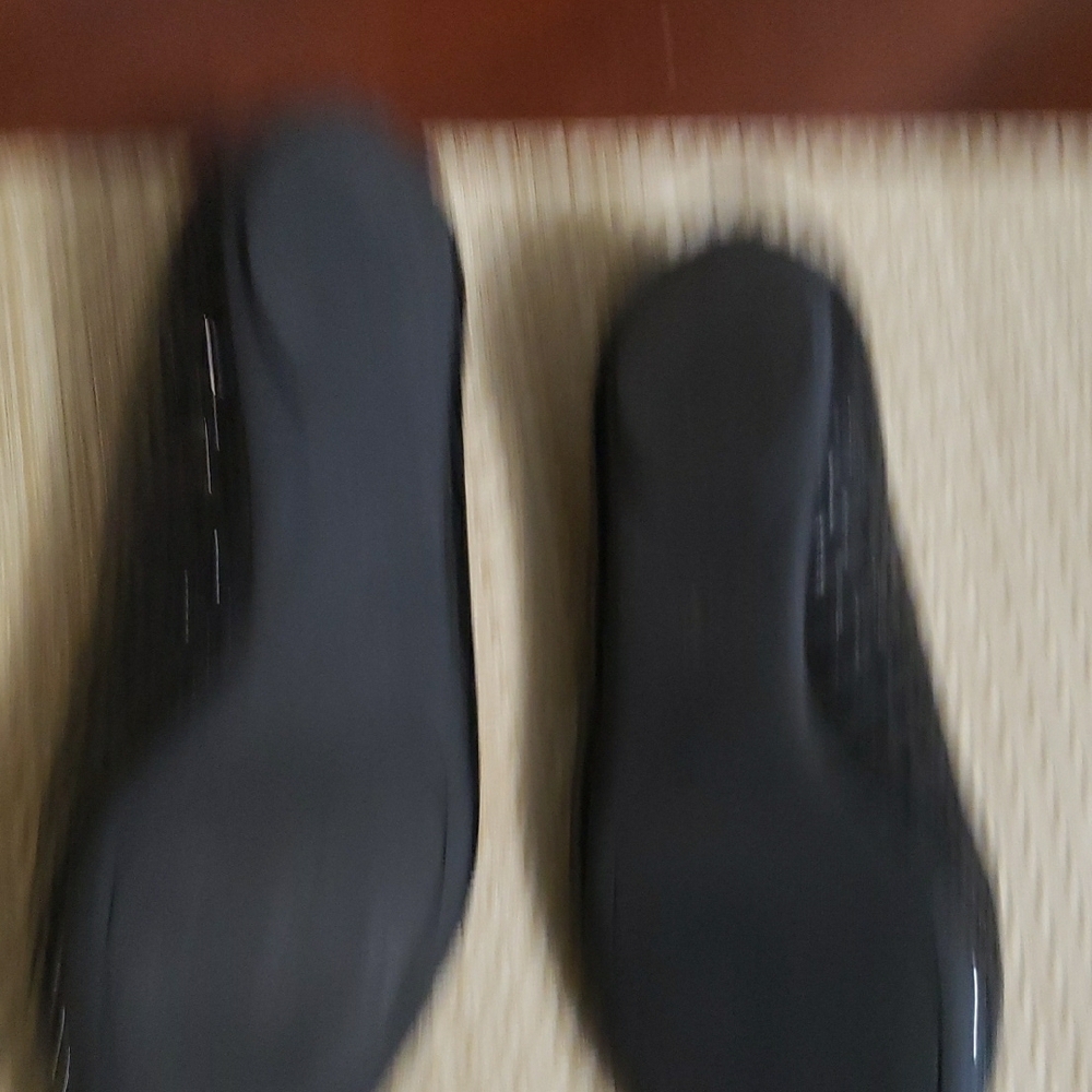 Tory Burch Black Quilted Patent Leather Ballet Flats - Picture 6 of 7